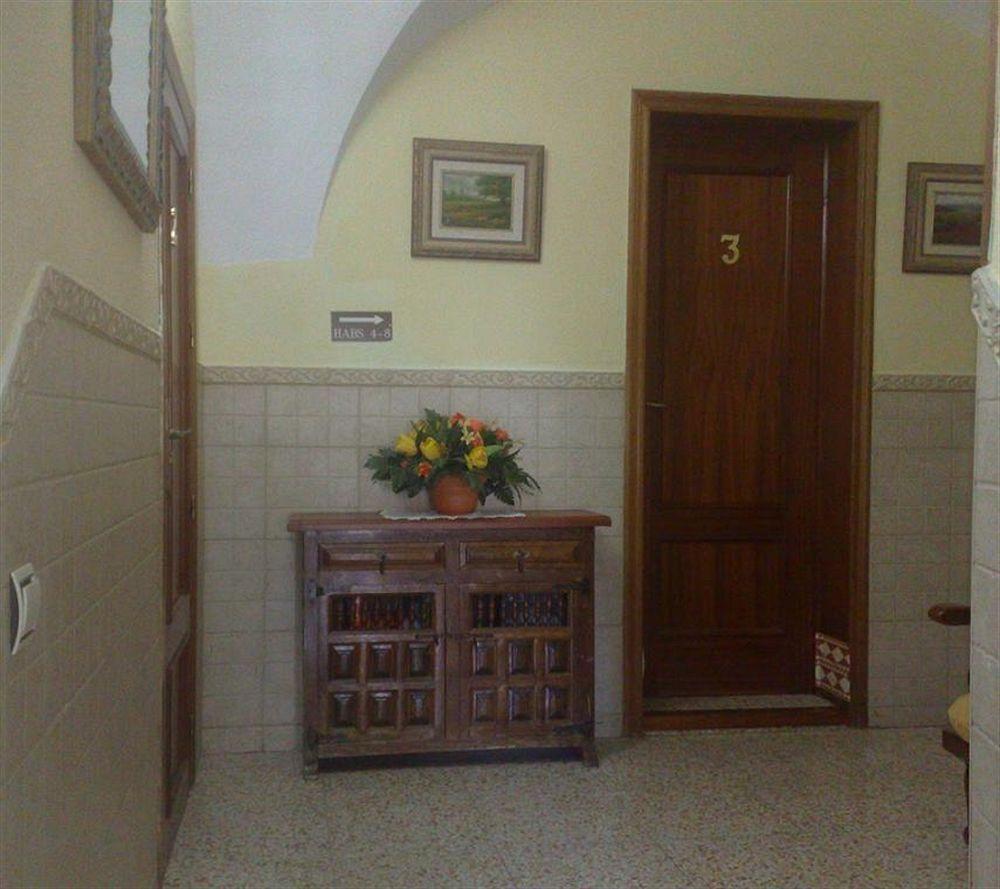 Pension El Cesar Cáceres Exterior photo