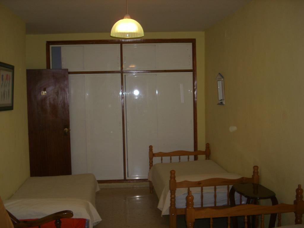 Pension El Cesar Cáceres Exterior photo